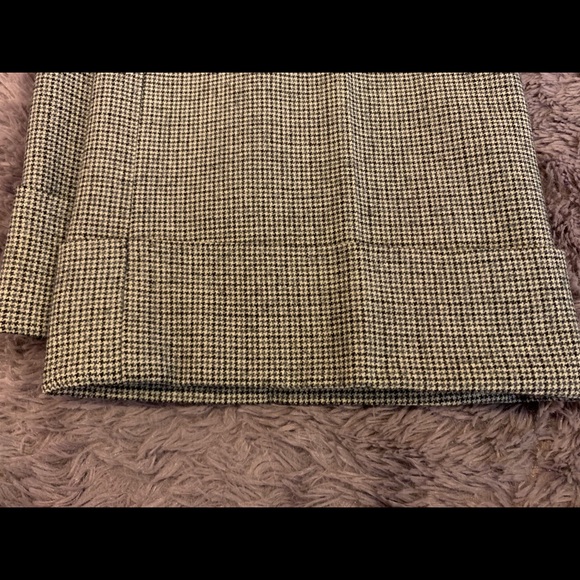 Wool Banana Republic Checkered Trousers, Size 8. - Picture 4 of 4